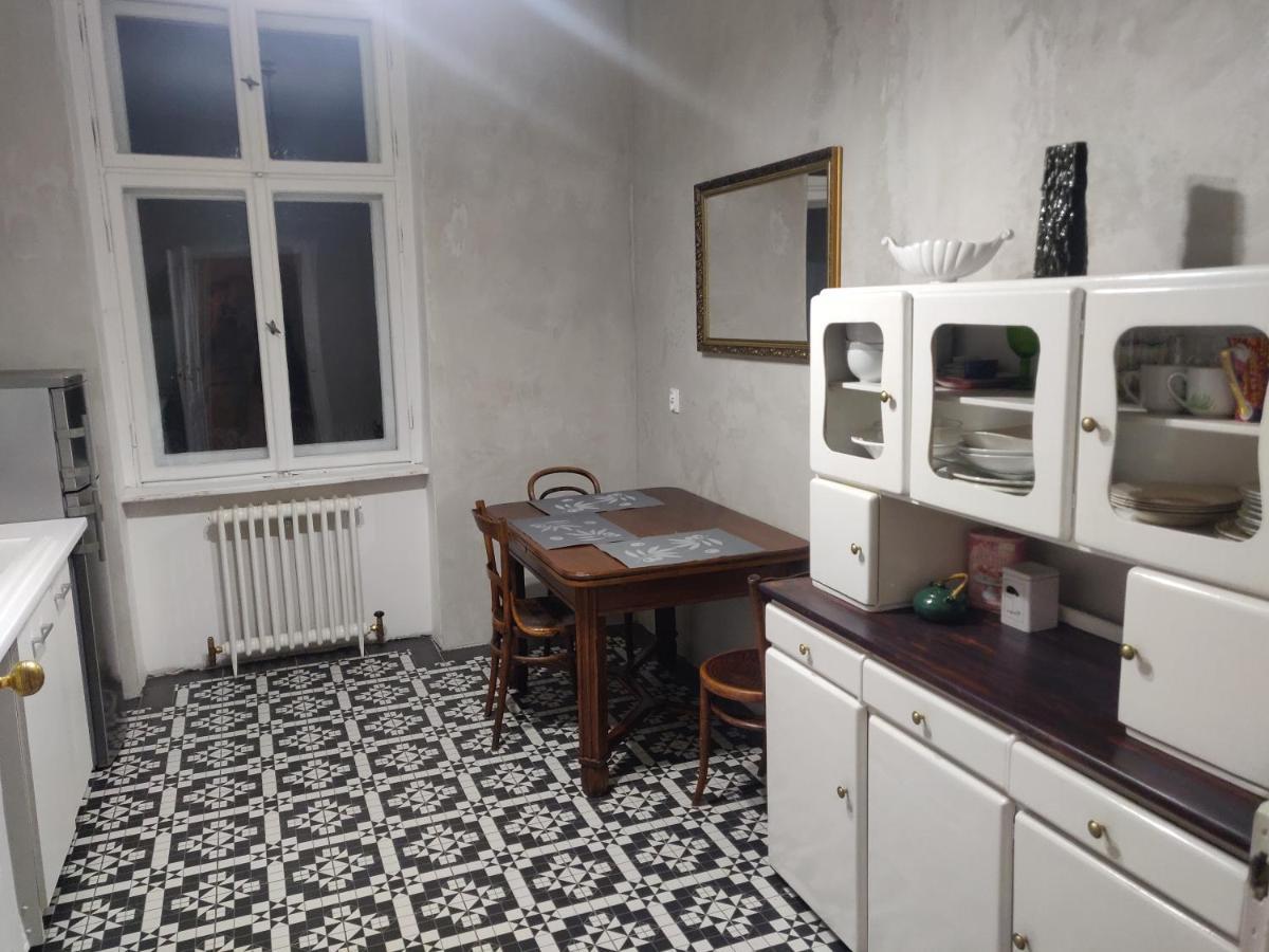 Апартаменты Apartament Copernicus Познань Экстерьер фото
